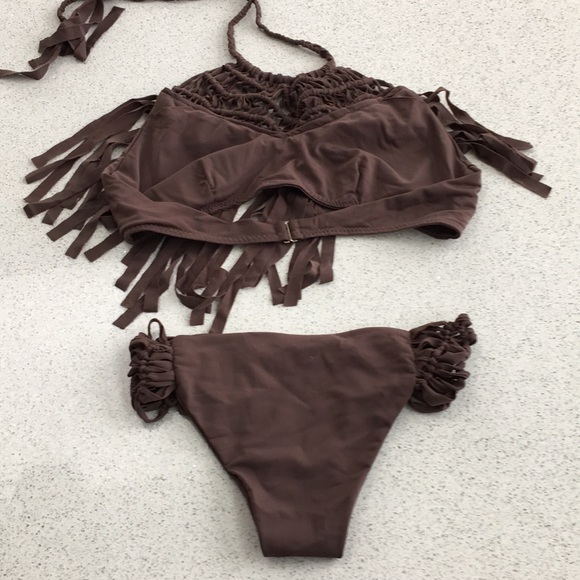 Bikini - Picture 3 of 7